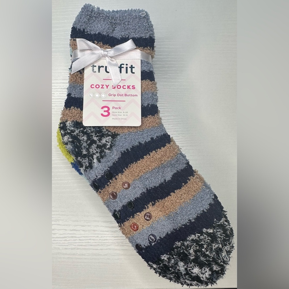 NWT Tru|fit 3-Pack Cozy Grip Dot Bottom Socks